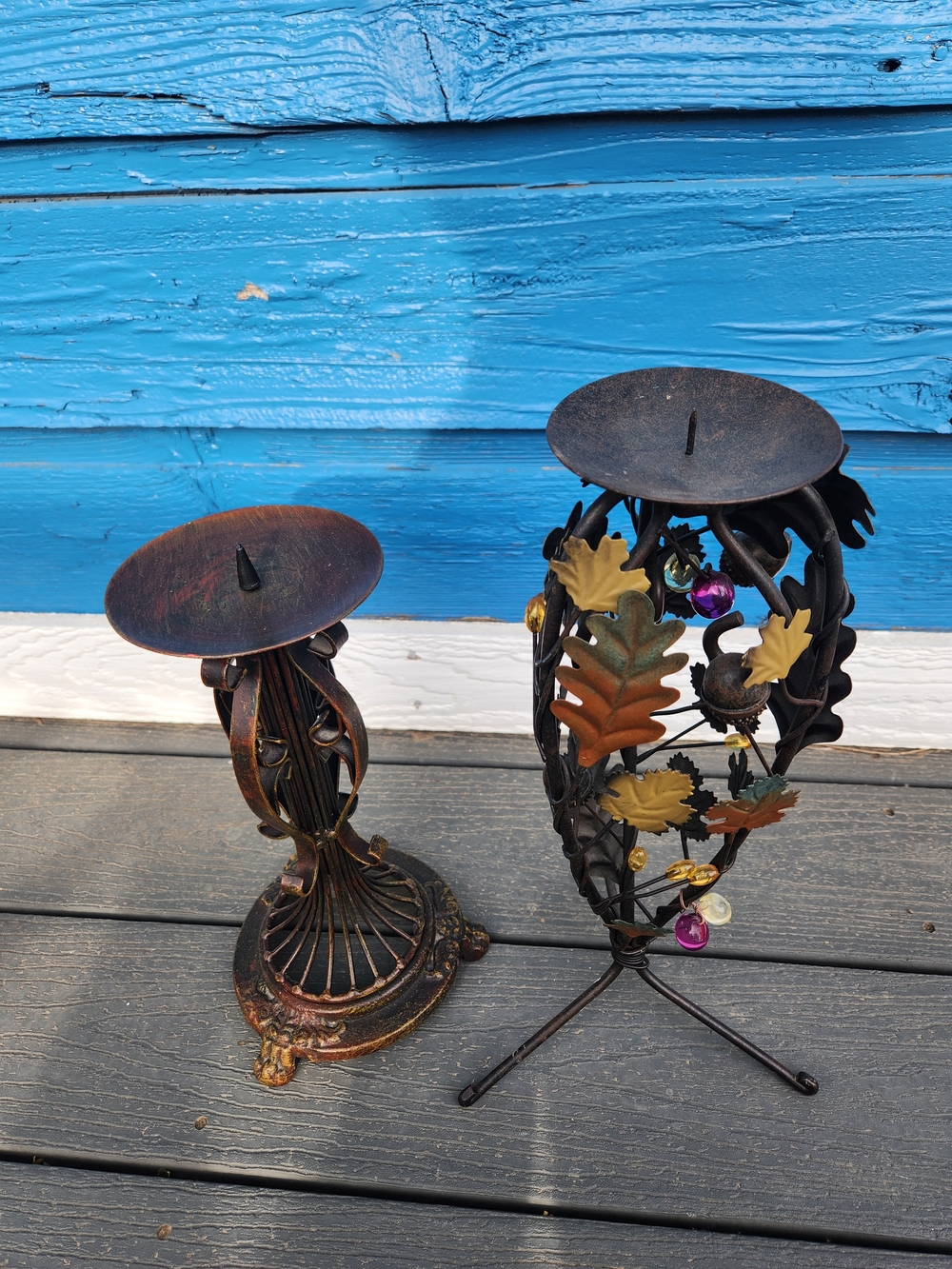 Metal Oak Leaf Candle Holder with Autumn Accents - Picture 2 of 3